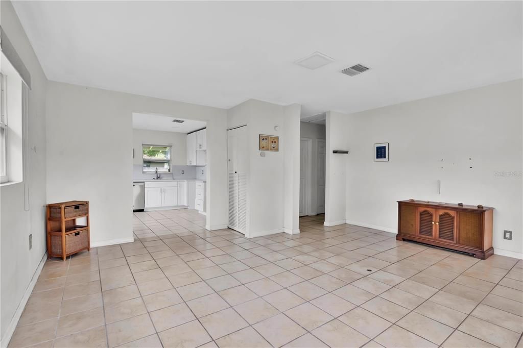 En Venta: $190,000 (2 camas, 1 baños, 1056 Pies cuadrados)