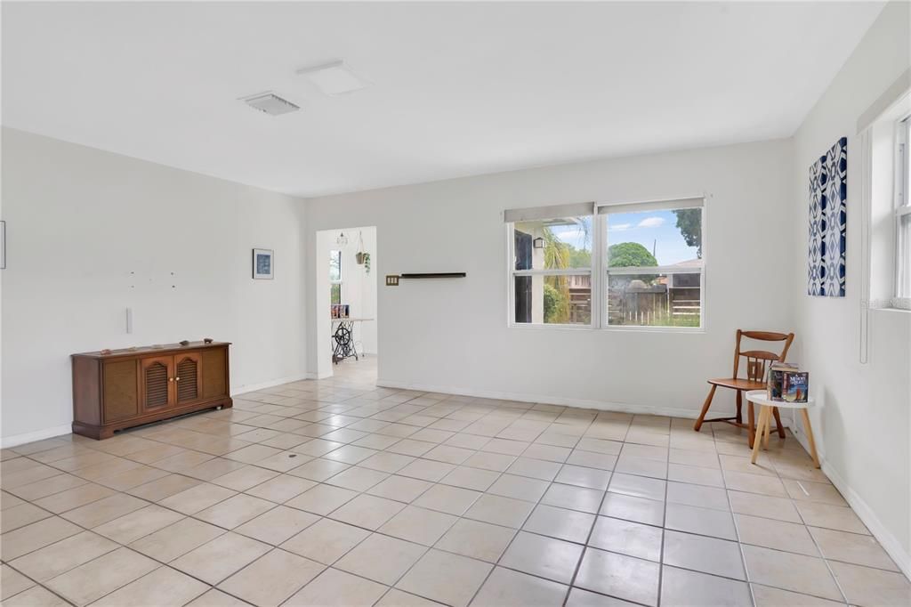 En Venta: $190,000 (2 camas, 1 baños, 1056 Pies cuadrados)