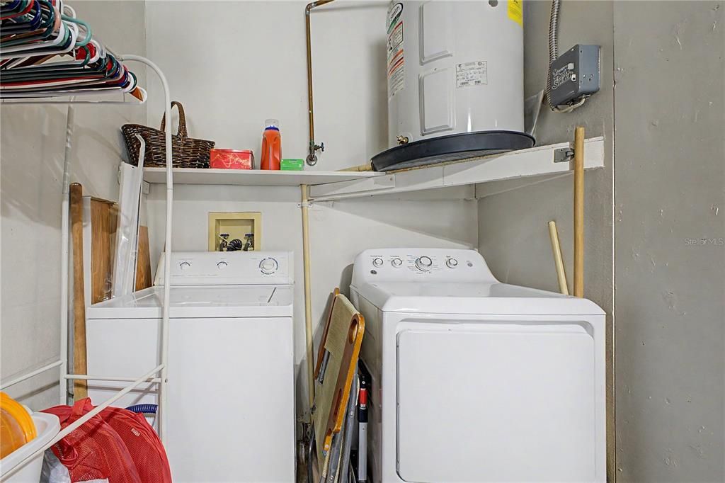 На продажу: $185,000 (2 спален, 2 ванн, 958 Квадратных фут)