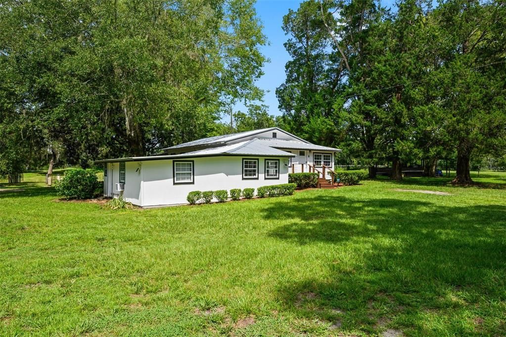 For Sale: $525,900 (3 beds, 2 baths, 1885 Square Feet)