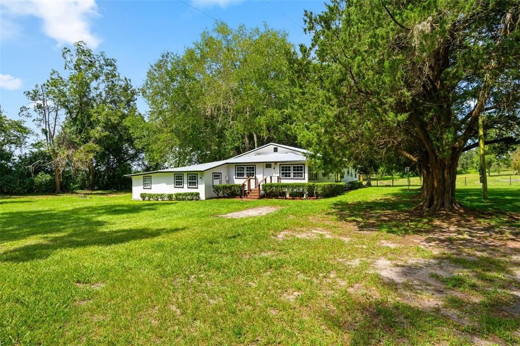 For Sale: $525,900 (3 beds, 2 baths, 1885 Square Feet)