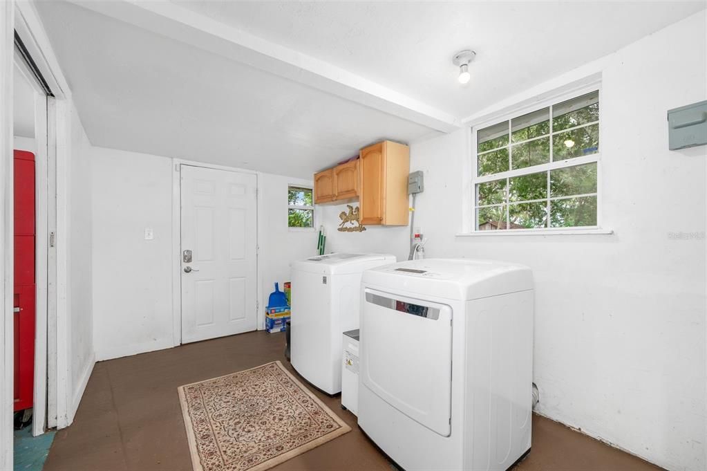 For Sale: $525,900 (3 beds, 2 baths, 1885 Square Feet)