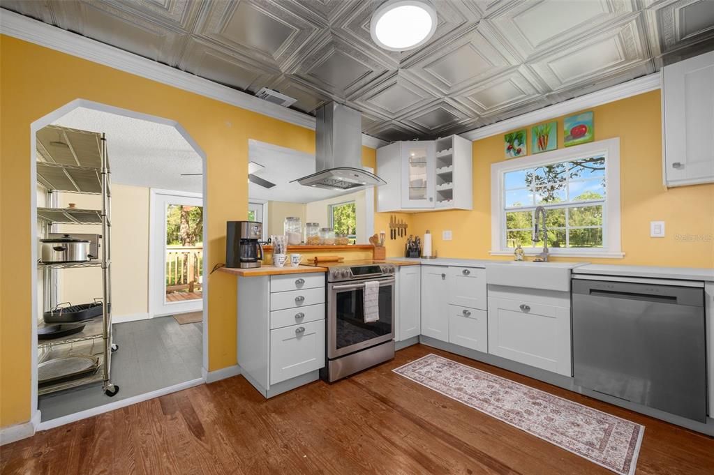 For Sale: $525,900 (3 beds, 2 baths, 1885 Square Feet)