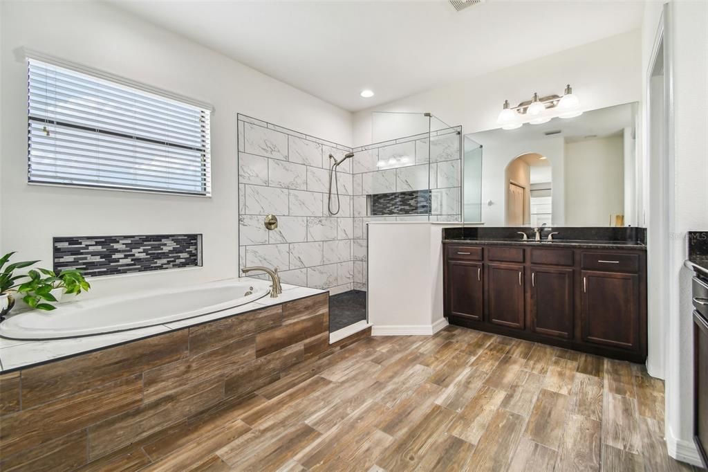 В аренду: $5,200 (6 спален, 4 ванн, 4089 Квадратных фут)