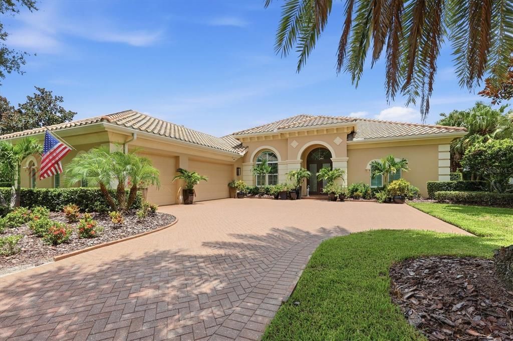 For Sale: $1,850,000 (3 beds, 3 baths, 2880 Square Feet)