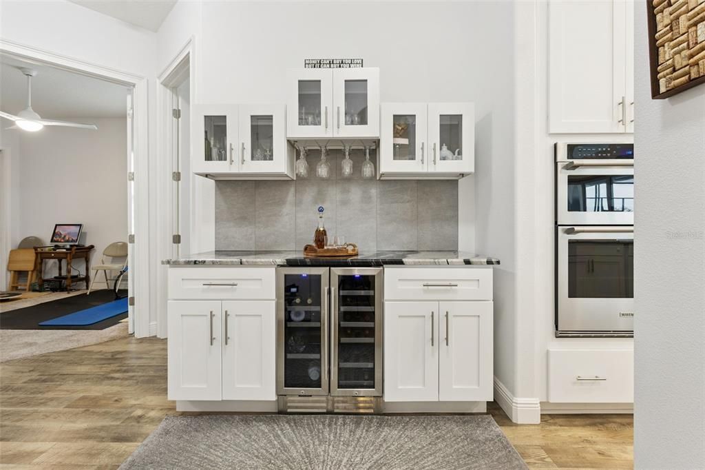 En Venta: $699,450 (4 camas, 3 baños, 2500 Pies cuadrados)