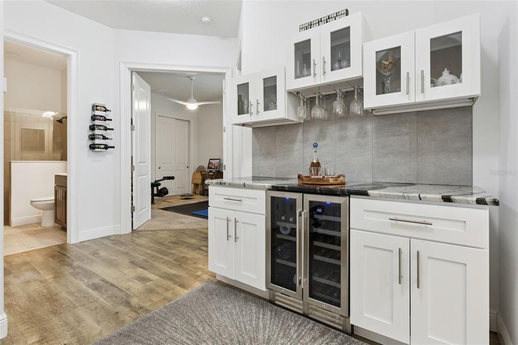 En Venta: $699,450 (4 camas, 3 baños, 2500 Pies cuadrados)