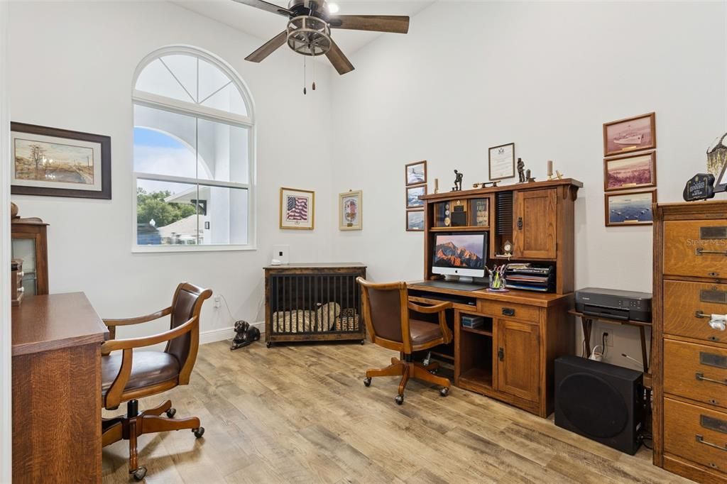 En Venta: $699,450 (4 camas, 3 baños, 2500 Pies cuadrados)