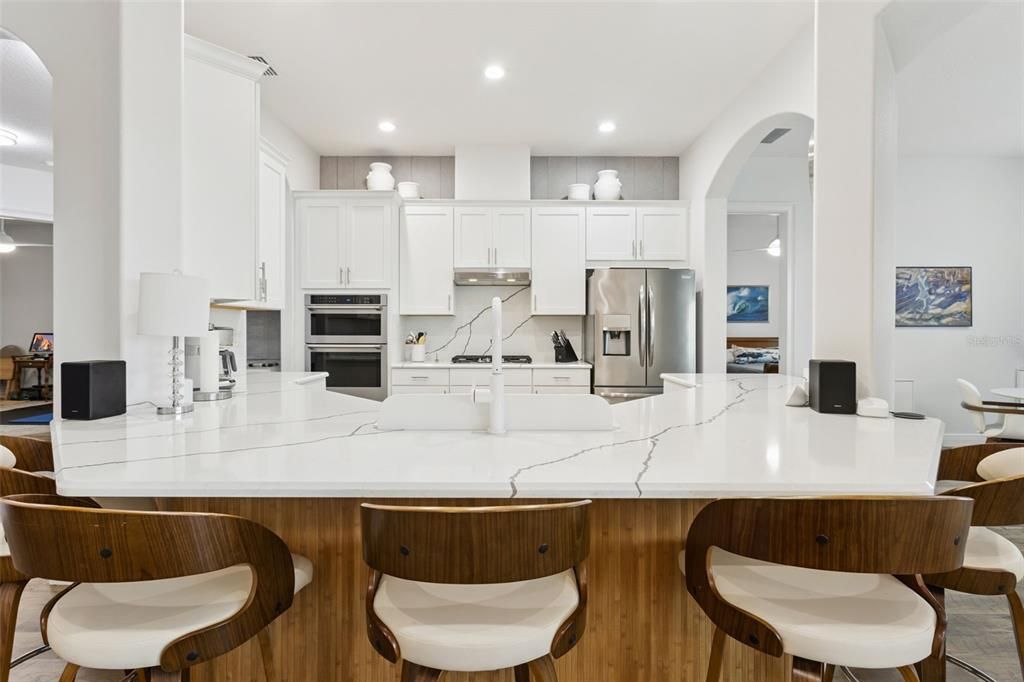 En Venta: $699,450 (4 camas, 3 baños, 2500 Pies cuadrados)