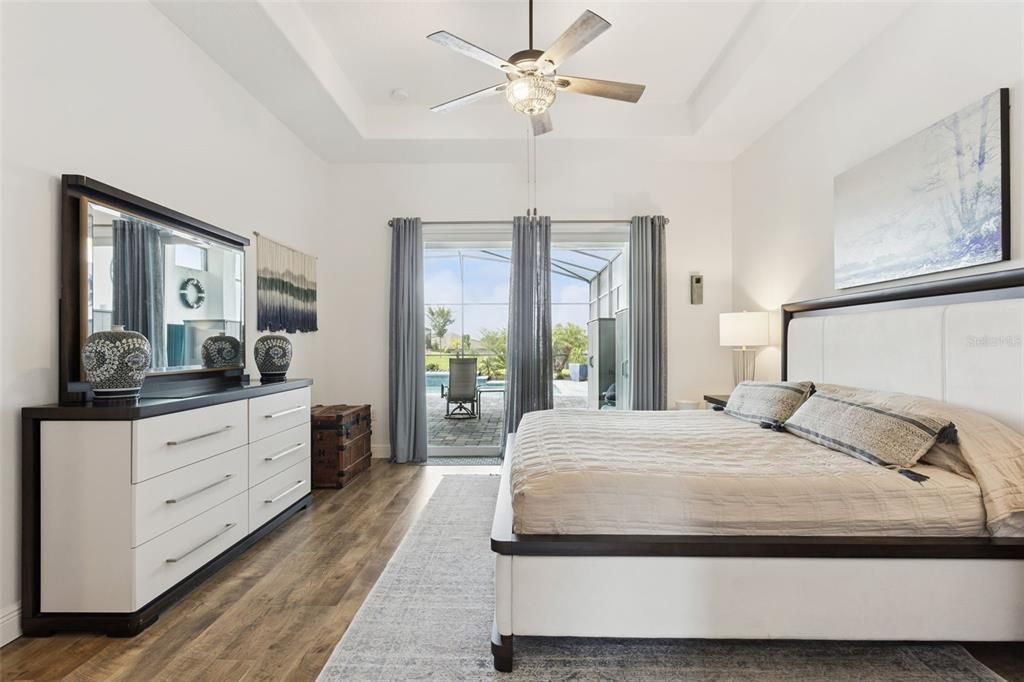 En Venta: $699,450 (4 camas, 3 baños, 2500 Pies cuadrados)