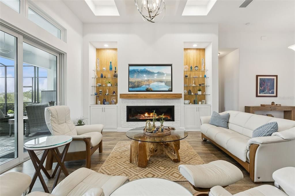 En Venta: $699,450 (4 camas, 3 baños, 2500 Pies cuadrados)