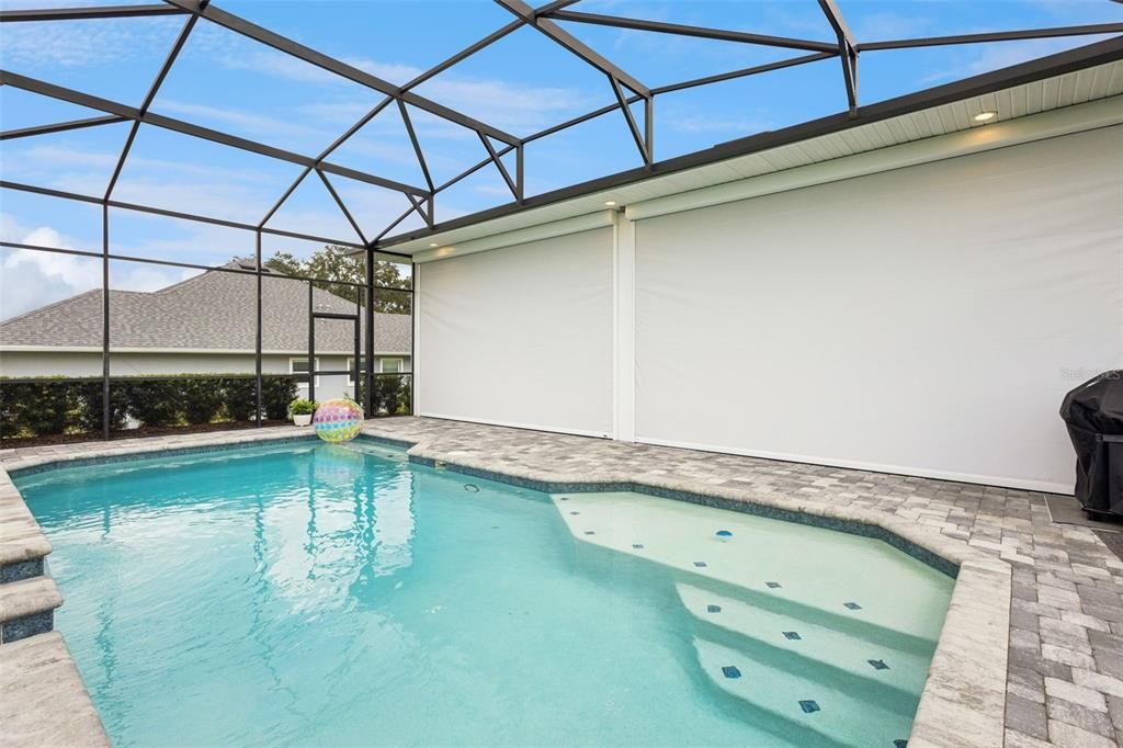 En Venta: $699,450 (4 camas, 3 baños, 2500 Pies cuadrados)
