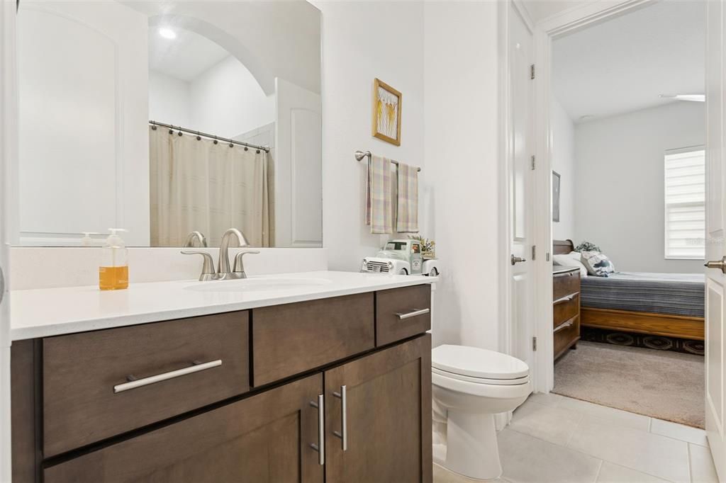 En Venta: $699,450 (4 camas, 3 baños, 2500 Pies cuadrados)