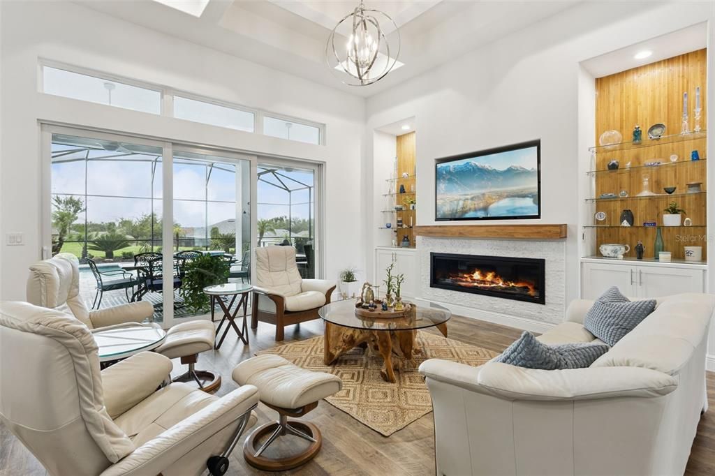 En Venta: $699,450 (4 camas, 3 baños, 2500 Pies cuadrados)