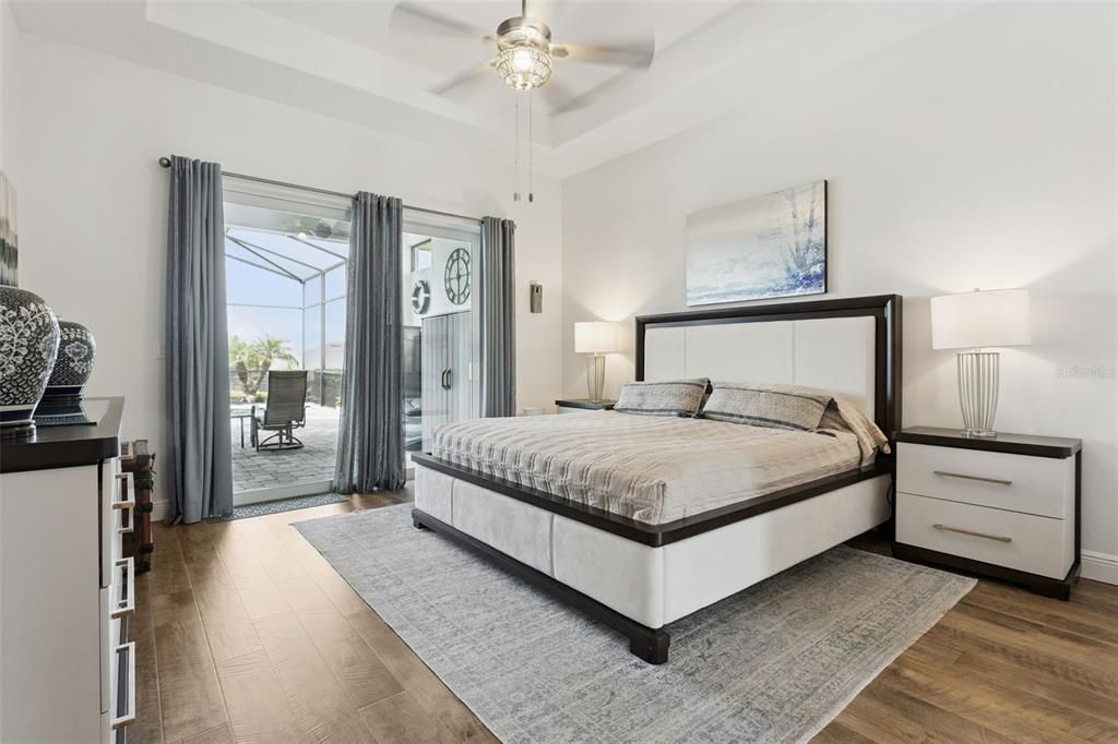 En Venta: $699,450 (4 camas, 3 baños, 2500 Pies cuadrados)