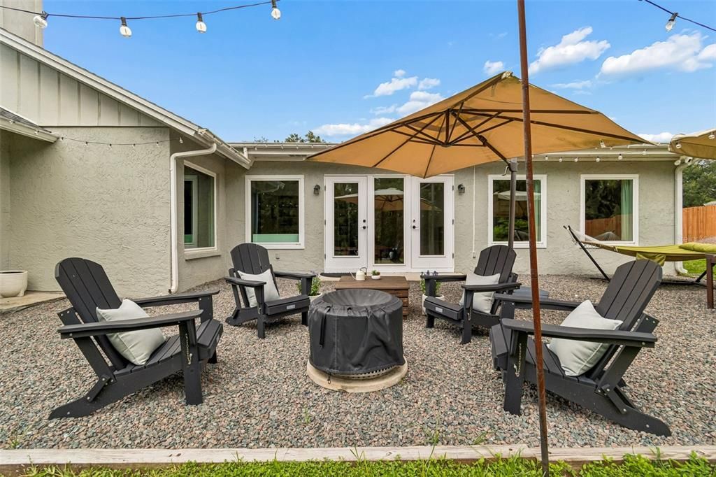 En Venta: $609,000 (4 camas, 2 baños, 3042 Pies cuadrados)
