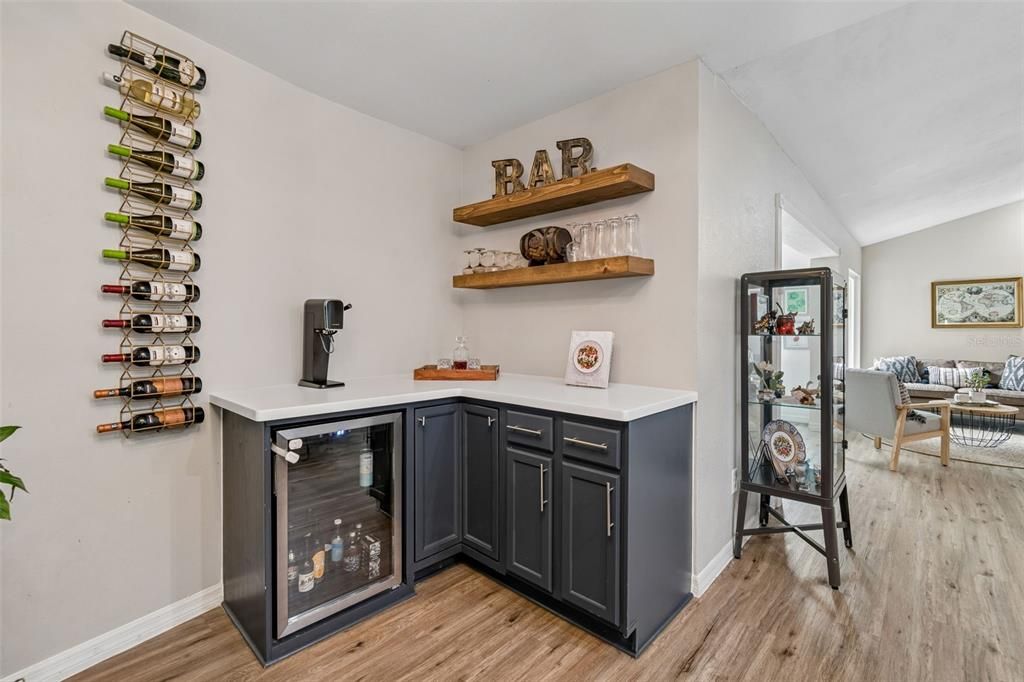 En Venta: $609,000 (4 camas, 2 baños, 3042 Pies cuadrados)