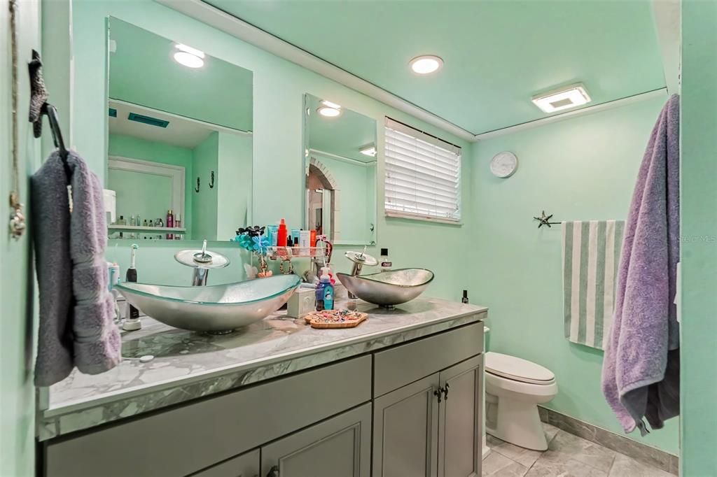 For Sale: $375,000 (3 beds, 2 baths, 1519 Square Feet)
