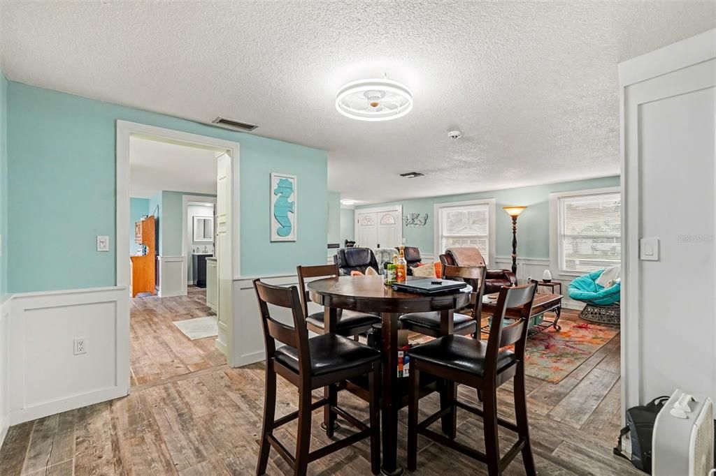 For Sale: $375,000 (3 beds, 2 baths, 1519 Square Feet)