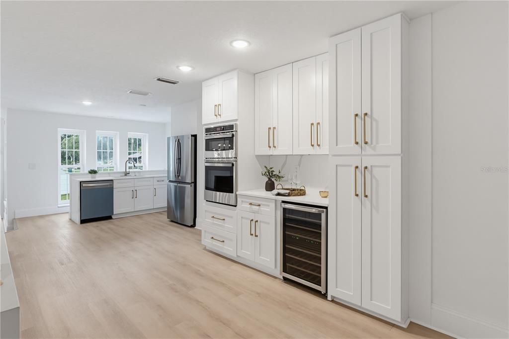 For Sale: $950,000 (3 beds, 4 baths, 2880 Square Feet)