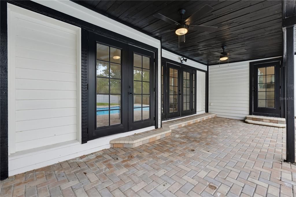 For Sale: $950,000 (3 beds, 4 baths, 2880 Square Feet)