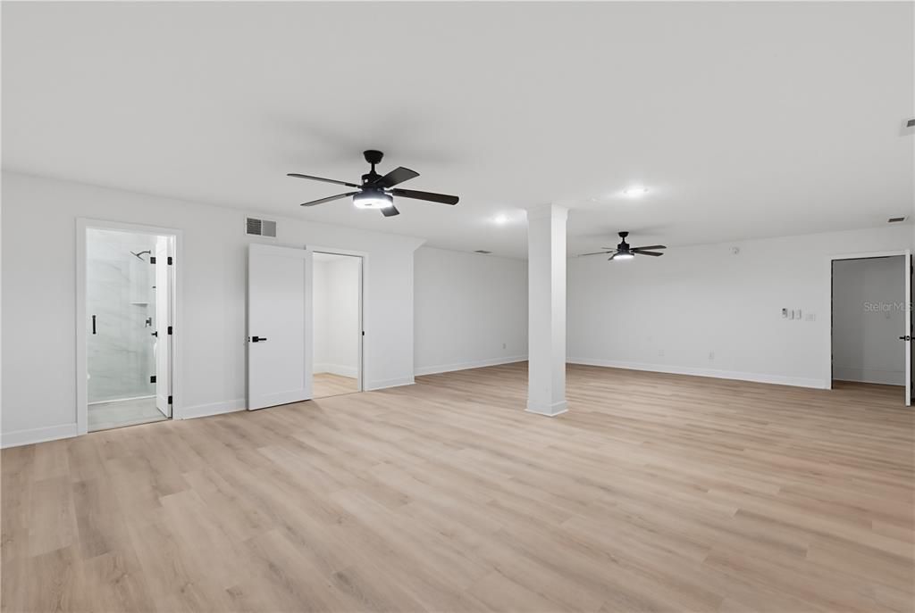 For Sale: $950,000 (3 beds, 4 baths, 2880 Square Feet)