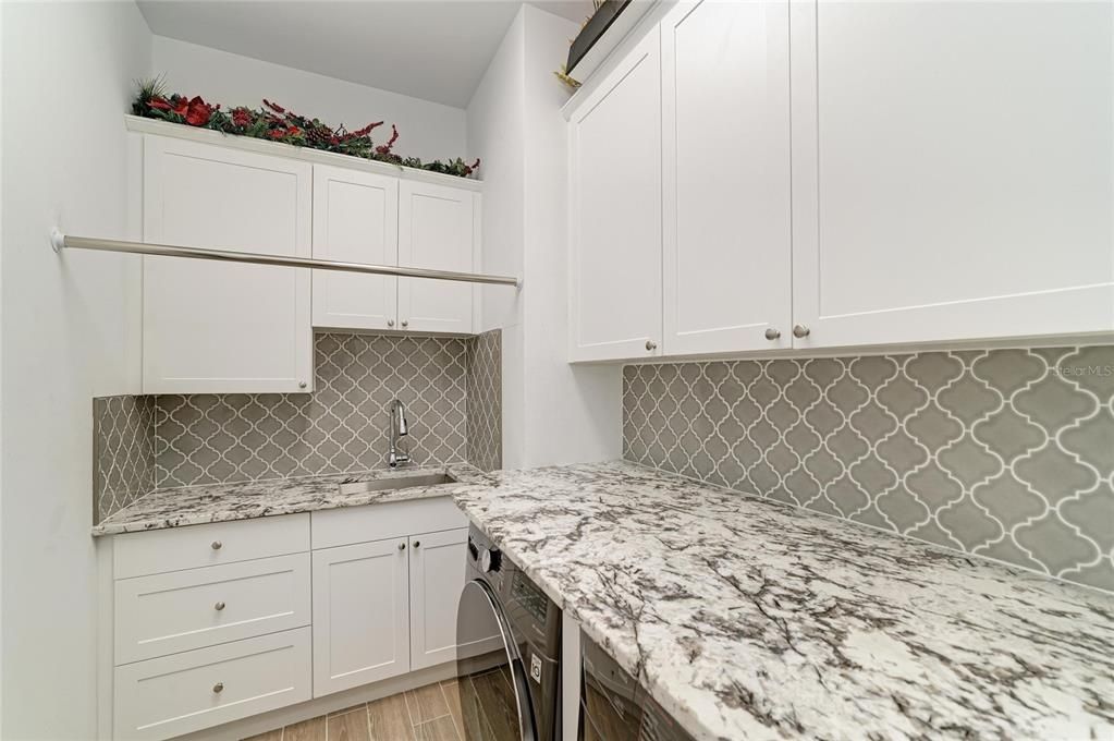For Sale: $974,900 (3 beds, 4 baths, 3273 Square Feet)