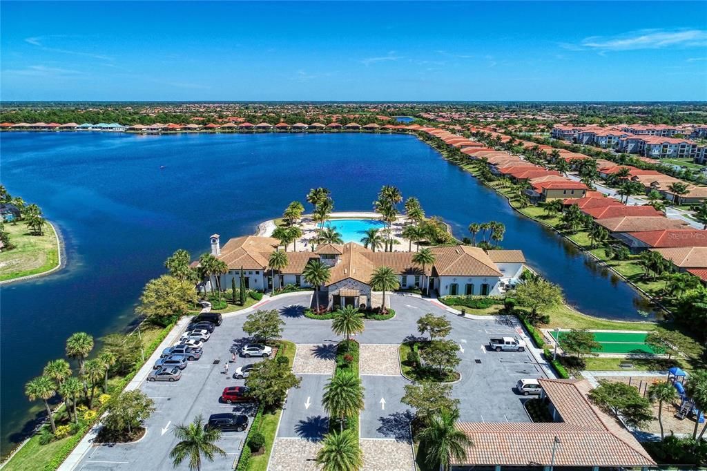 For Sale: $974,900 (3 beds, 4 baths, 3273 Square Feet)