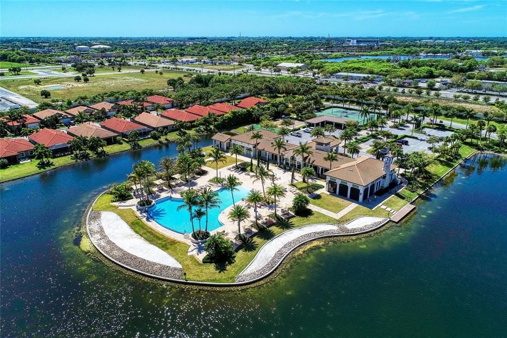 For Sale: $974,900 (3 beds, 4 baths, 3273 Square Feet)