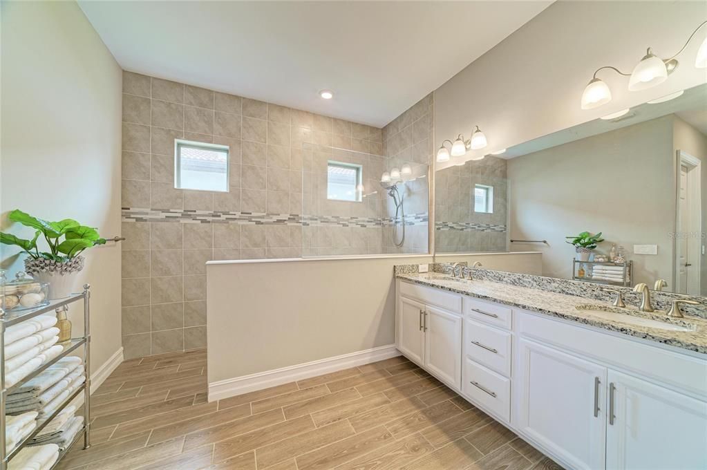 For Sale: $974,900 (3 beds, 4 baths, 3273 Square Feet)