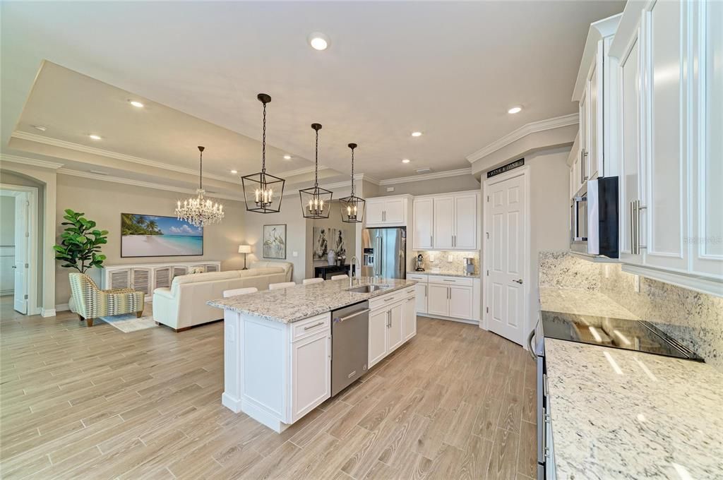 For Sale: $974,900 (3 beds, 4 baths, 3273 Square Feet)
