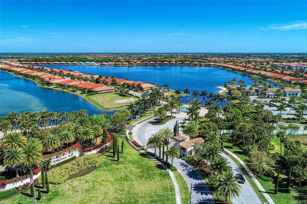 For Sale: $974,900 (3 beds, 4 baths, 3273 Square Feet)