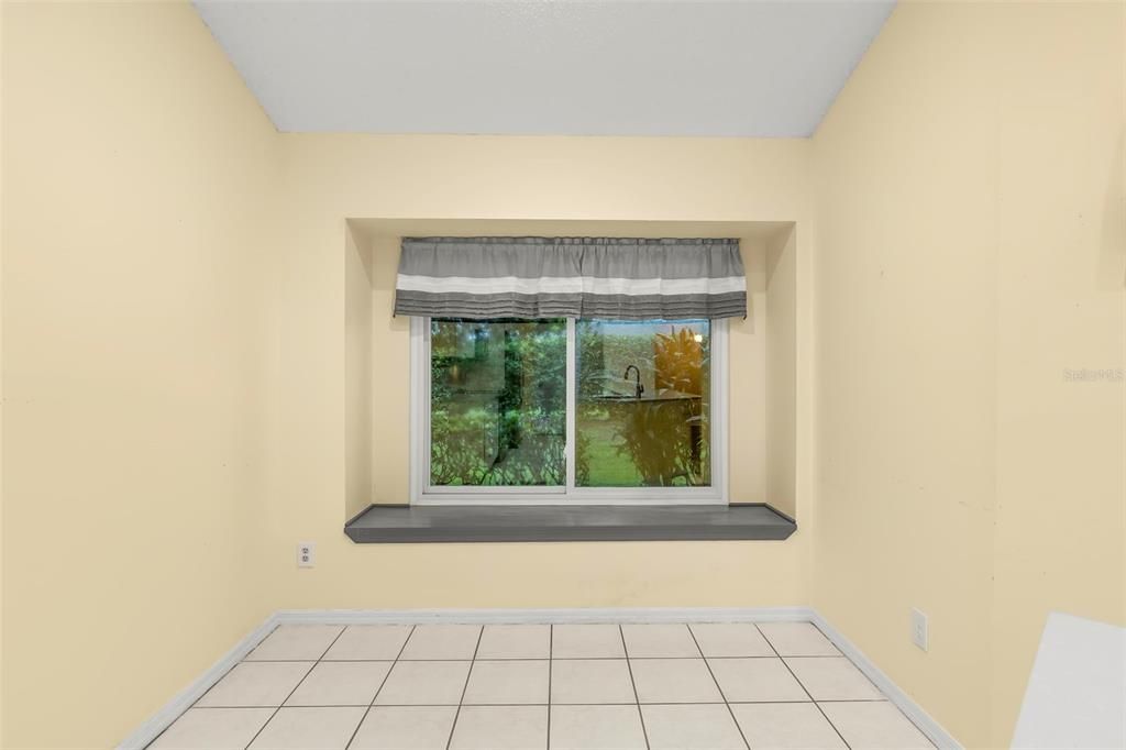 Activo con contrato: $199,900 (3 camas, 2 baños, 1660 Pies cuadrados)