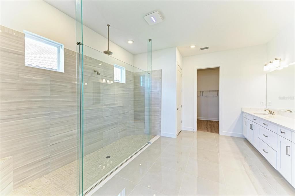 В аренду: $5,750 (3 спален, 3 ванн, 3004 Квадратных фут)