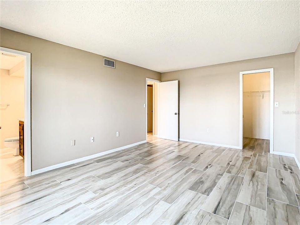 For Rent: $2,150 (2 beds, 2 baths, 1040 Square Feet)