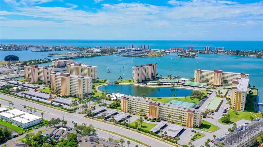 For Rent: $2,150 (2 beds, 2 baths, 1040 Square Feet)