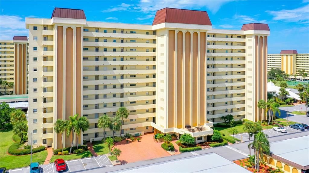 For Rent: $2,150 (2 beds, 2 baths, 1040 Square Feet)