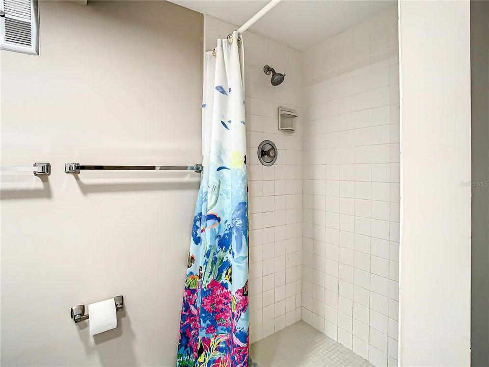 For Rent: $2,150 (2 beds, 2 baths, 1040 Square Feet)