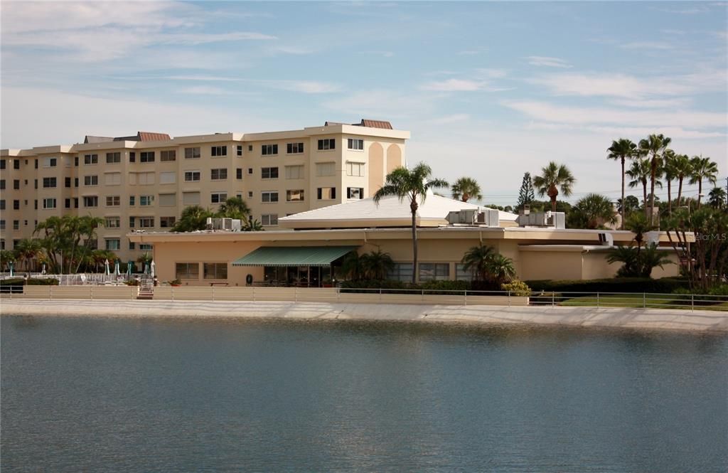 For Rent: $2,150 (2 beds, 2 baths, 1040 Square Feet)