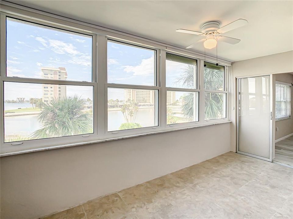 For Rent: $2,150 (2 beds, 2 baths, 1040 Square Feet)
