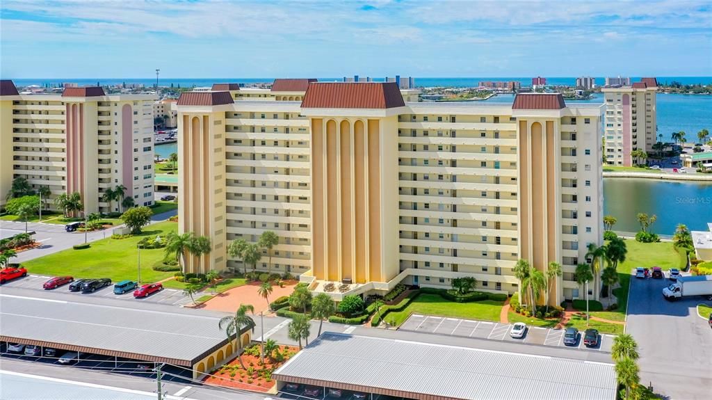 For Rent: $2,150 (2 beds, 2 baths, 1040 Square Feet)