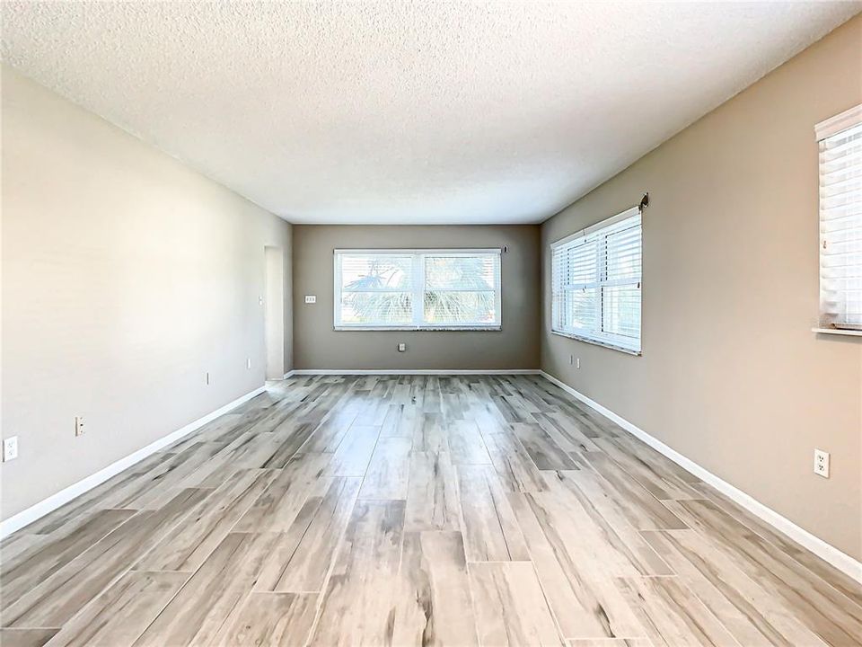 For Rent: $2,150 (2 beds, 2 baths, 1040 Square Feet)