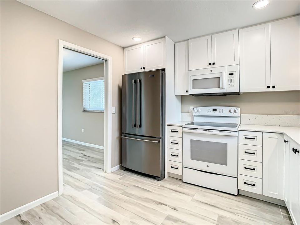 For Rent: $2,150 (2 beds, 2 baths, 1040 Square Feet)