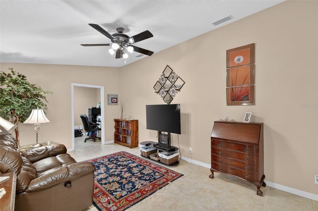 For Sale: $373,500 (2 beds, 2 baths, 1447 Square Feet)