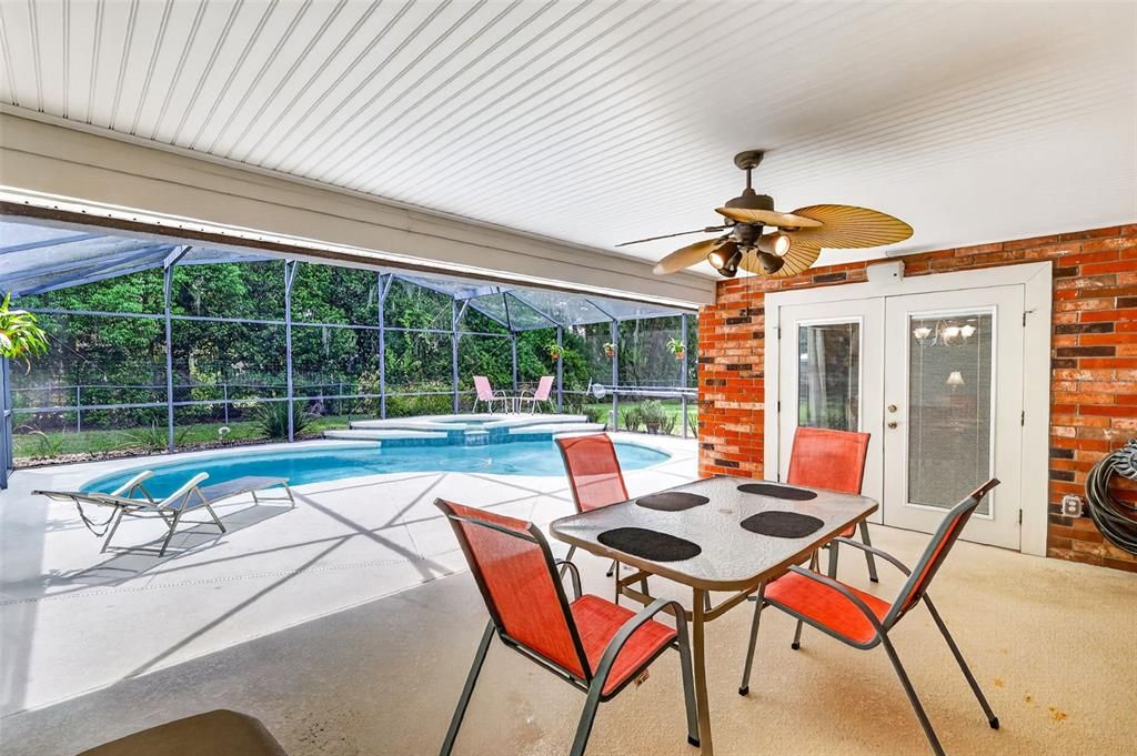 For Sale: $373,500 (2 beds, 2 baths, 1447 Square Feet)