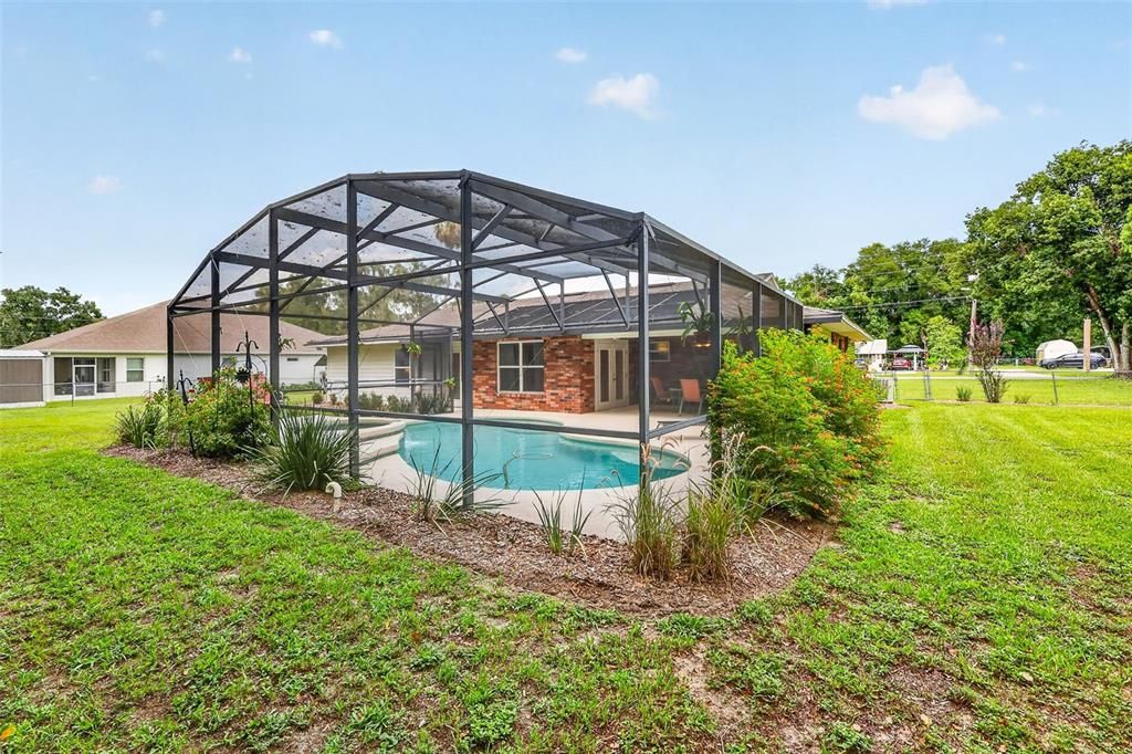 For Sale: $373,500 (2 beds, 2 baths, 1447 Square Feet)