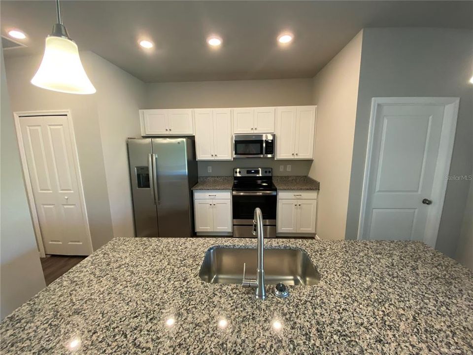 В аренду: $1,695 (3 спален, 2 ванн, 1552 Квадратных фут)