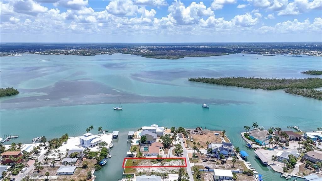 En Venta: $3,199,999 (4 camas, 3 baños, 4002 Pies cuadrados)