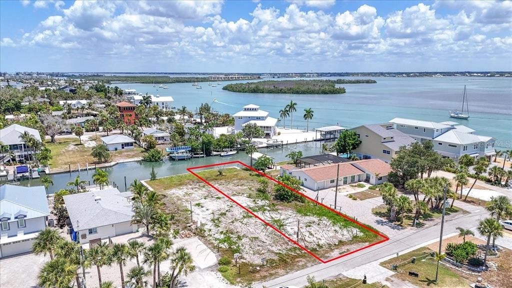 En Venta: $3,199,999 (4 camas, 3 baños, 4002 Pies cuadrados)
