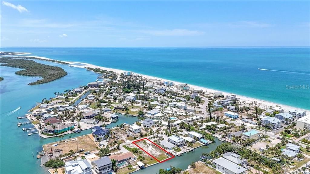 En Venta: $3,199,999 (4 camas, 3 baños, 4002 Pies cuadrados)